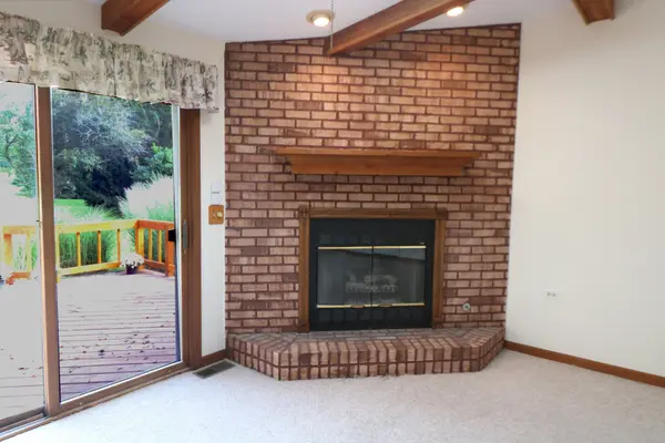 3095 Boerderij WAY, Woodstock, IL 60098