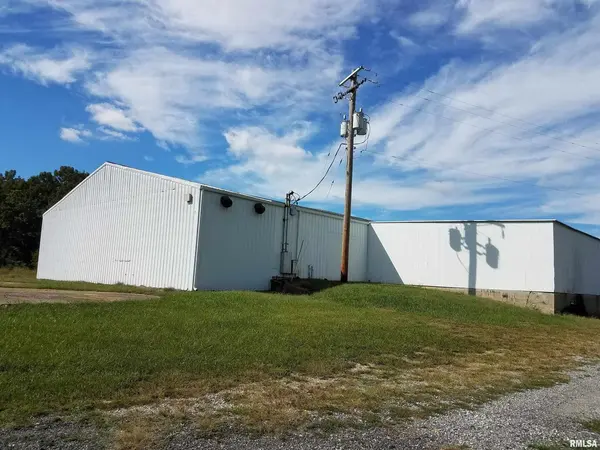 1238 W MAIN ST, Benton, IL 62812