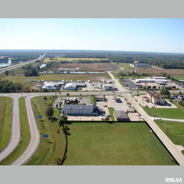 130 N Hotze RD, Salem, IL 62881
