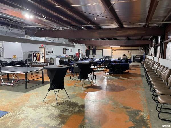 1912 W Rendleman ST, Marion, IL 62959