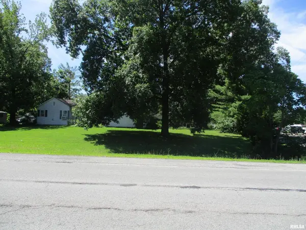 1012 W MAIN ST, Benton, IL 62812