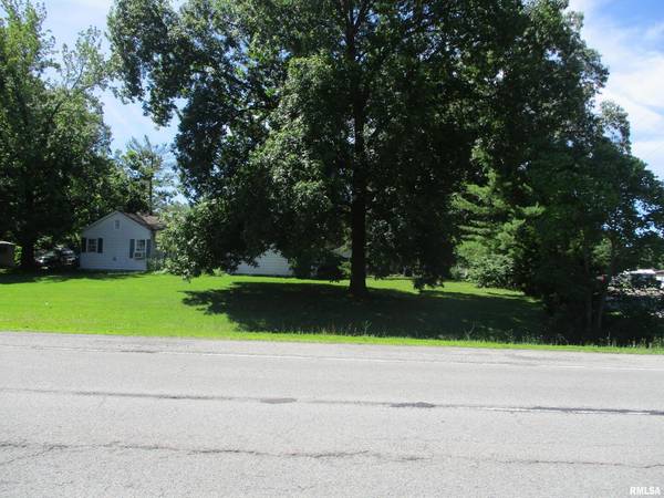 1012 W MAIN ST, Benton, IL 62812