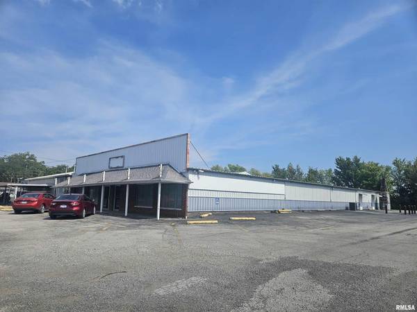 1522 N MAIN ST #1, Benton, IL 62812