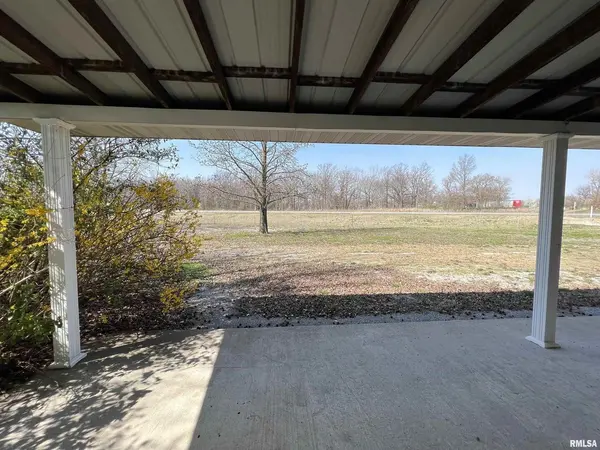 8890 US Hwy 45 N HWY, Eldorado, IL 62930