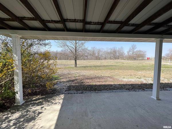 8890 US Hwy 45 N HWY, Eldorado, IL 62930