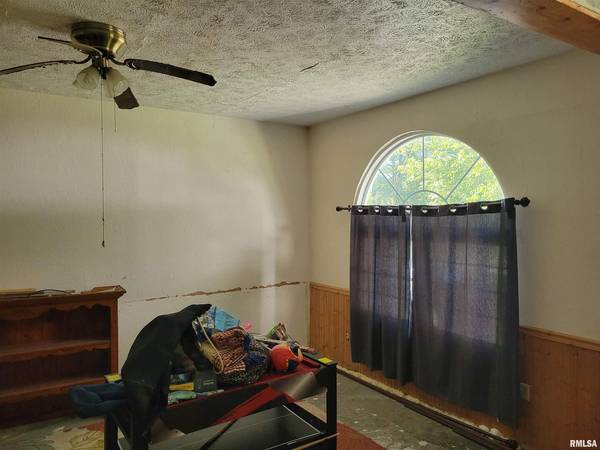 121 YOUNG AVE, Anna, IL 62906
