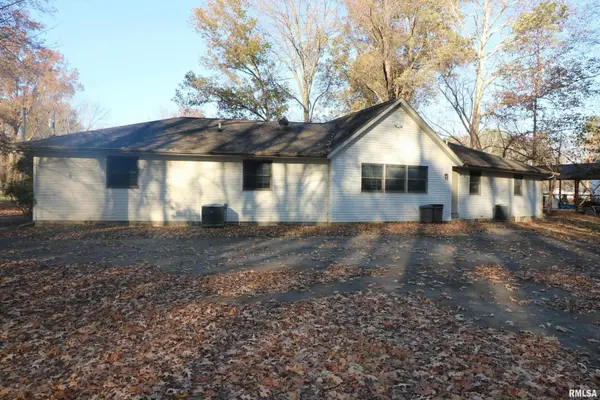 200 E Diaz ST, Herrin, IL 62948