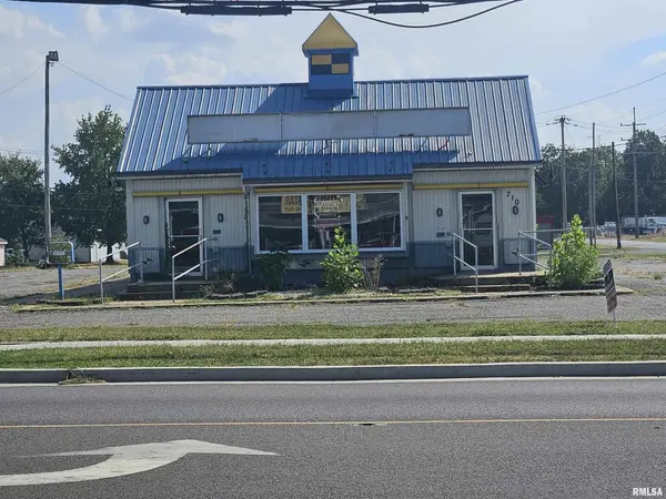 710 W MAIN ST, West Frankfort, IL 62896