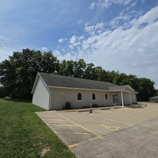 4110 S Water Tower PL, Mt Vernon, IL 62864