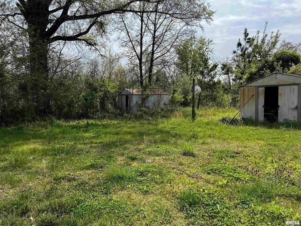 6846 E 1ST ST, Logan, IL 62856