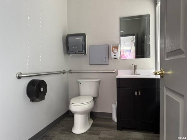 4200 WILLIAMSON PL #1A, Mt Vernon, IL 62864