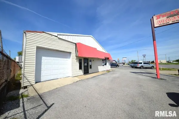 4706 & 4708 BROADWAY ST, Mt Vernon, IL 62864