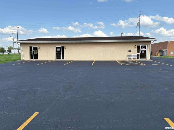 1305 N Carbon ST, Marion, IL 62959