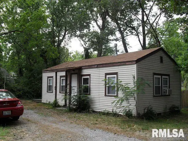 607 N ALMOND ST #1, Carbondale, IL 62901