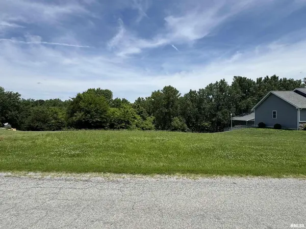 000 Yellow Brick RD, Duquoin, IL 62832