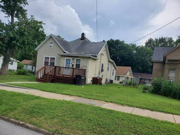 410 W SYCAMORE ST, Carbondale, IL 62901