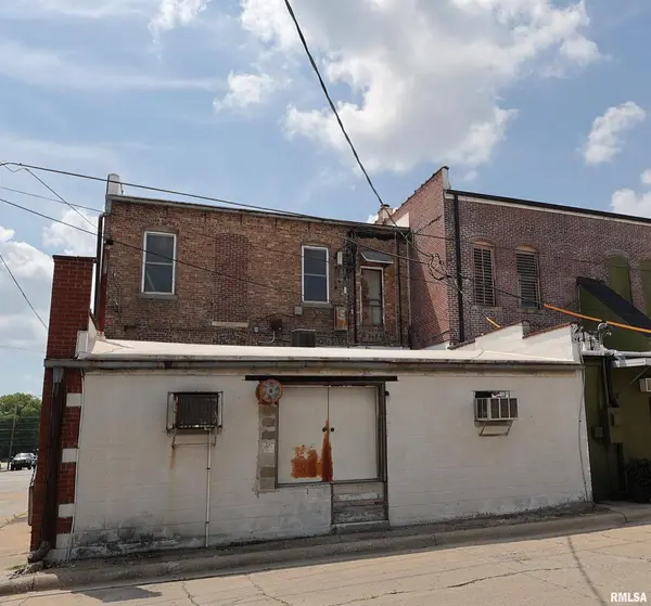 120 S BROADWAY AVE, Salem, IL 62881