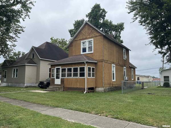 404 N BEECH ST, Centralia, IL 62801