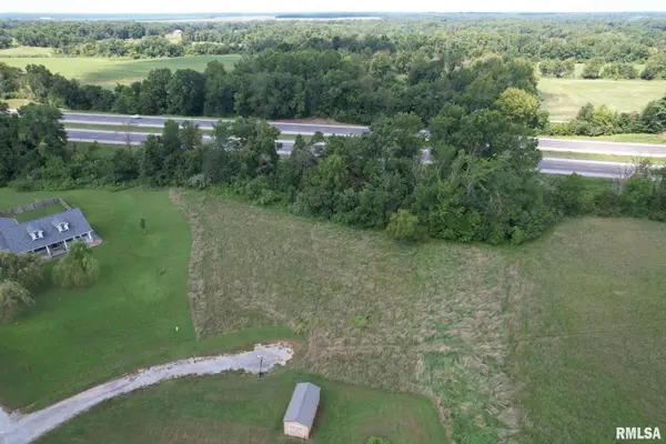 000 Jenna LN, West Frankfort, IL 62896