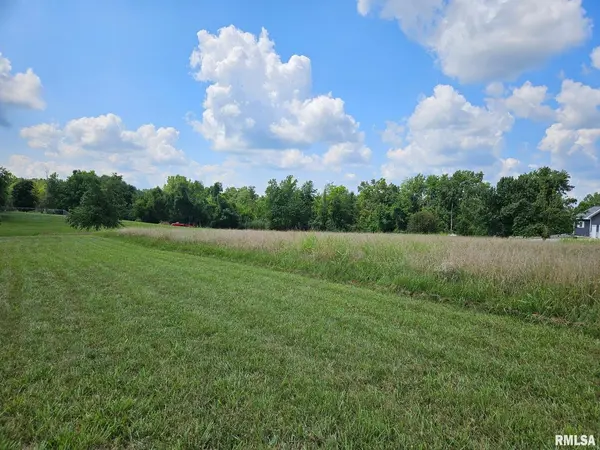 000 Jenna LN, West Frankfort, IL 62896