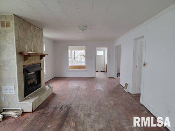 617 N 14TH ST, Herrin, IL 62948