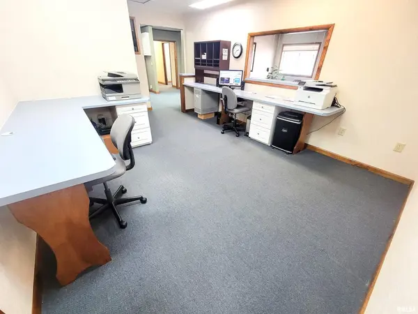 121 W 2ND ST #119, Flora, IL 62839