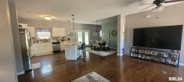 1670 WOODS LN, Centralia, IL 62801