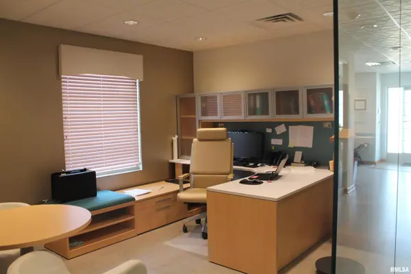 3415 Office Park DR #D, Marion, IL 62959