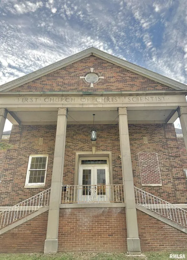421 E BROADWAY, Centralia, IL 62801