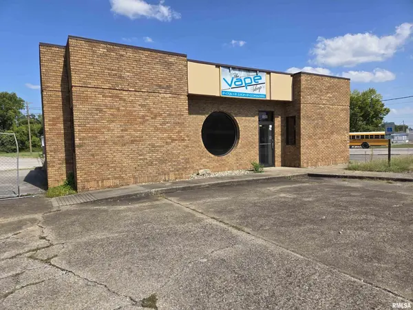 1300 W MAIN ST, Carbondale, IL 62901