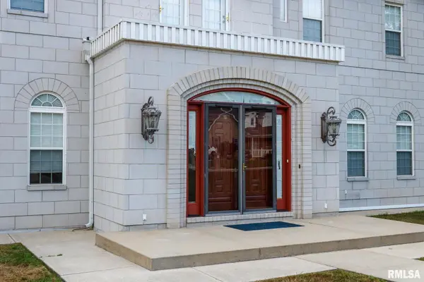 12 Clear Lake DR, Centralia, IL 62801