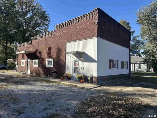 401 N DIVISION ST #A & B, Duquoin, IL 62832