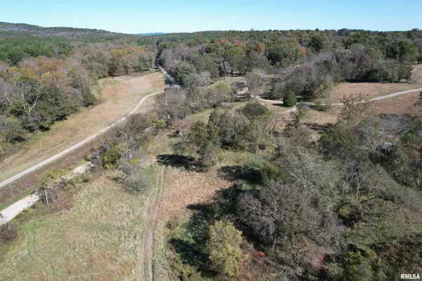 000 Lusk RD, Golconda, IL 62938