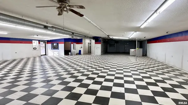1421 N MAIN ST, Harrisburg, IL 62946