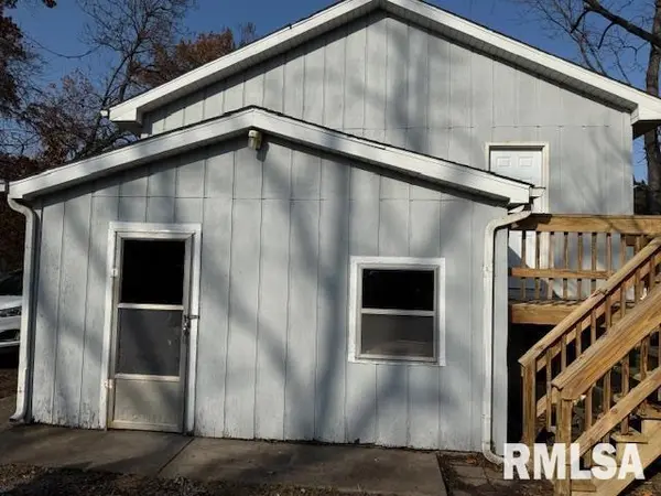 601 W WILLOW ST, Carbondale, IL 62901