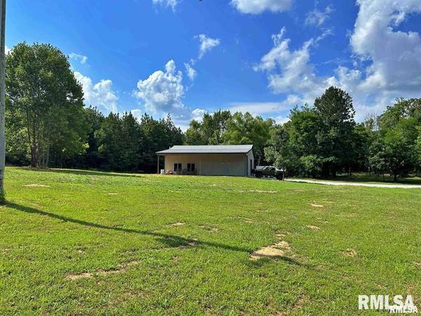 40 Presley LOOP, Golconda, IL 62938