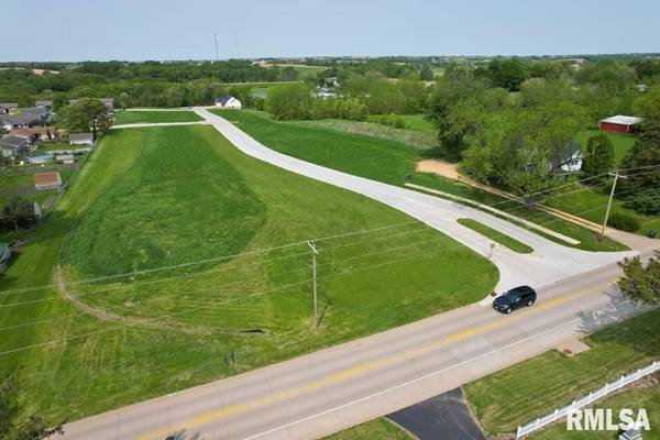 1915 Zara, Clinton, IA 52732
