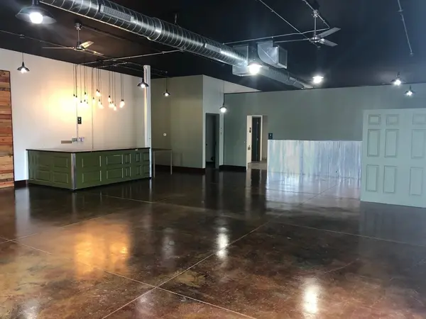 1150 E KIMBERLY RD #C, Davenport, IA 52807