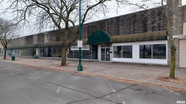 335 5TH AVE S, Clinton, IA 52732