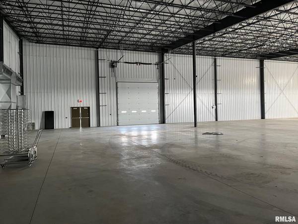 922 MISSISSIPPI Pkwy, East Moline, IL 61244