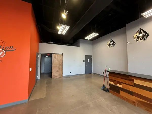 1800 N DIVISION ST #A, Davenport, IA 52804
