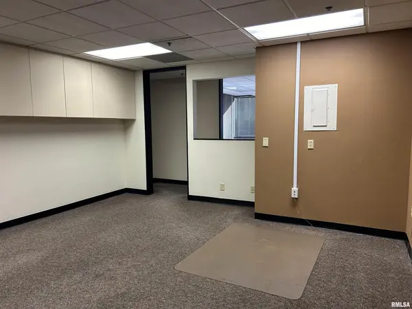 101 W 2ND ST #306, Davenport, IA 52801