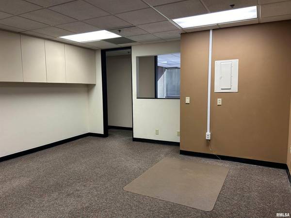 101 W 2ND ST #306, Davenport, IA 52801