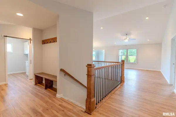 941 9TH AVE N, Clinton, IA 52732