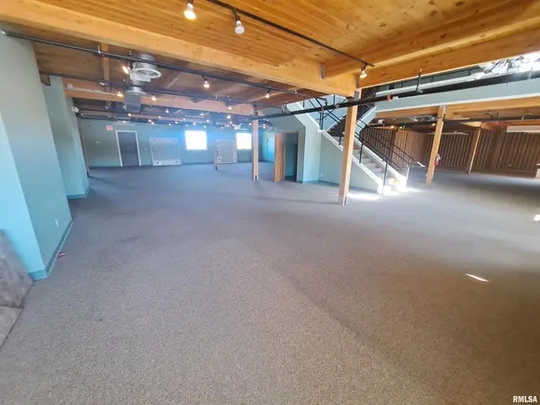 4711 N BRADY ST, Davenport, IA 52806