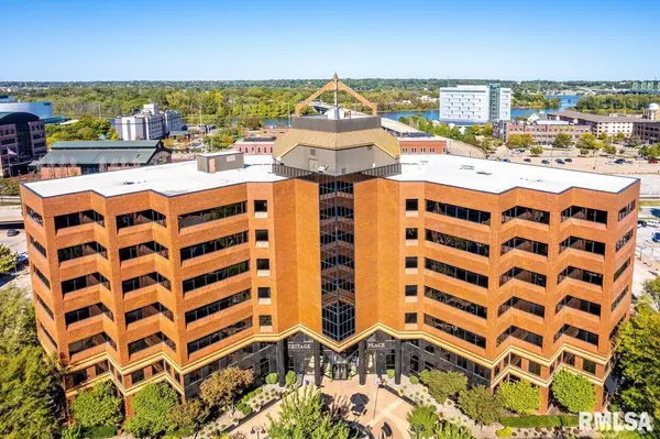 1515 5TH AVE #400, Moline, IL 61265