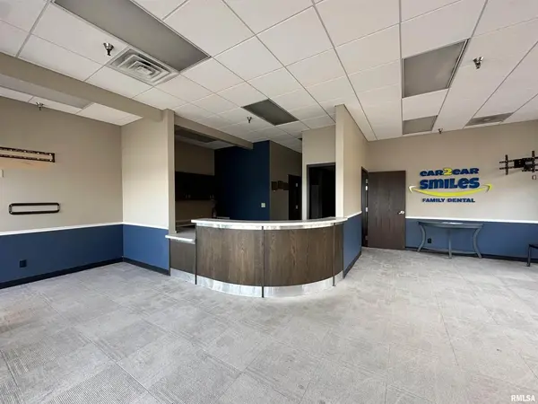 2140 W KIMBERLY RD #8, Davenport, IA 52806
