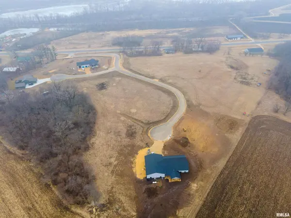 4038 ROCK CREEK CT, Camanche, IA 52730