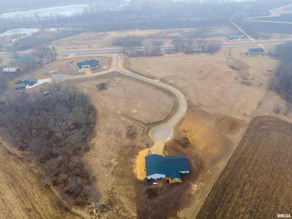 4038 ROCK CREEK CT, Camanche, IA 52730