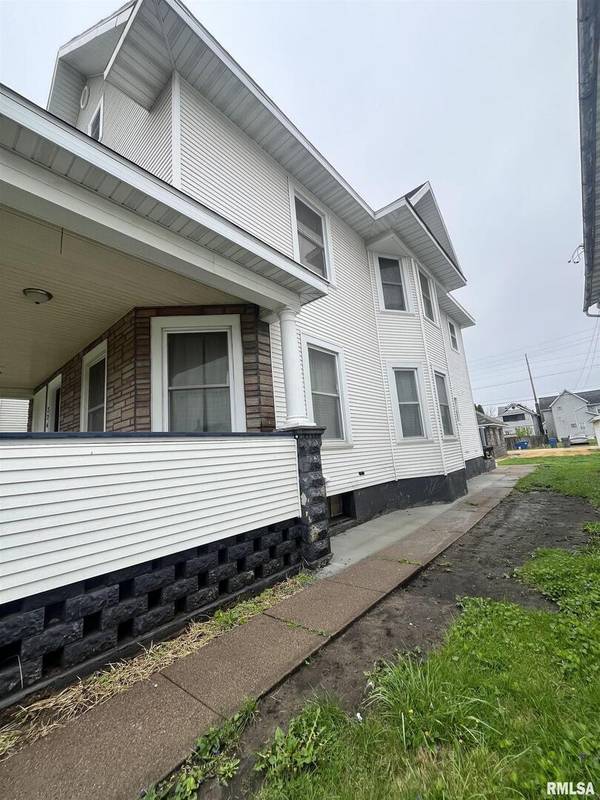 226 2ND AVE S, Clinton, IA 52732